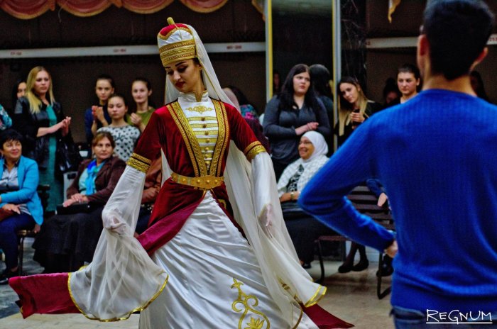 Абхазы Черкесы абазины