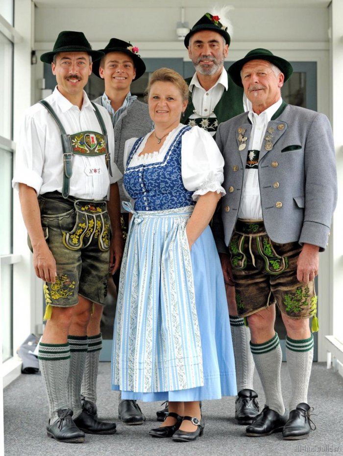 Австрийцы и немцы