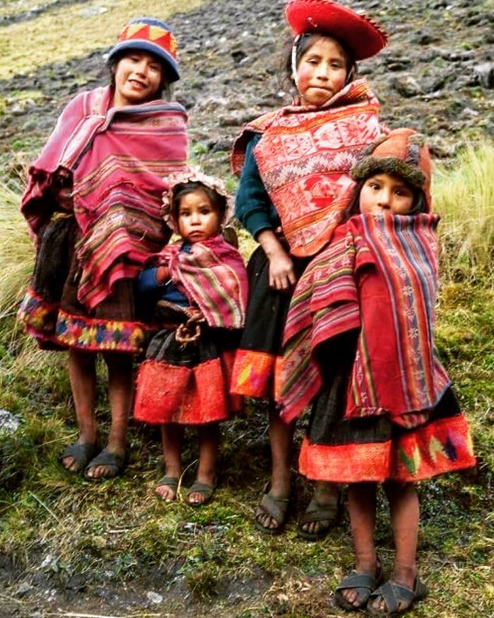 Боливийские национальные костюмы для детей