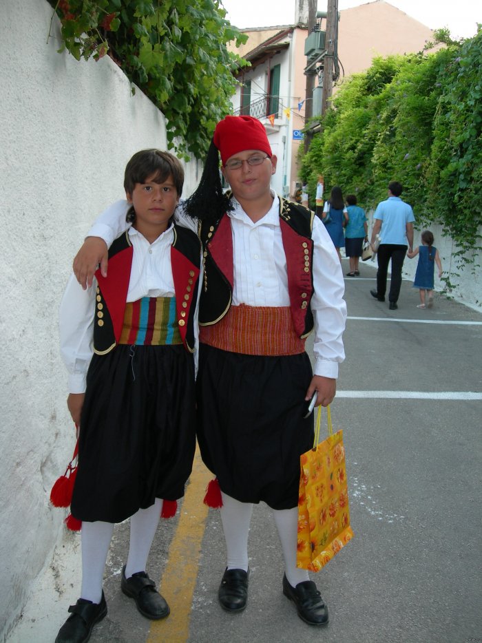 Крымские греки костюм