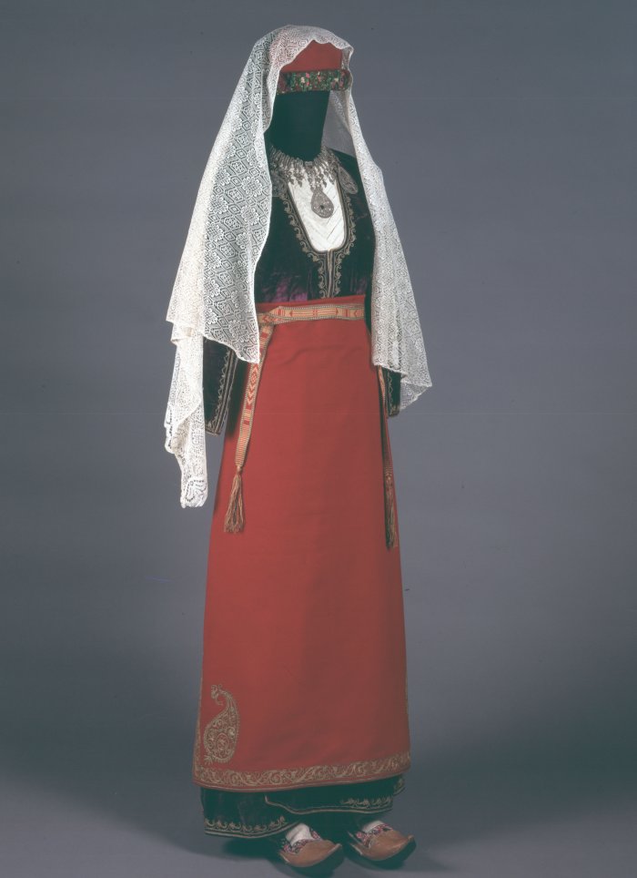 Еврейский национальный костюм женский