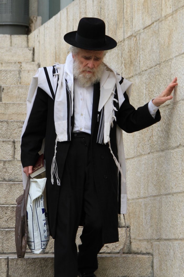 Одежда хасидов в Израиле