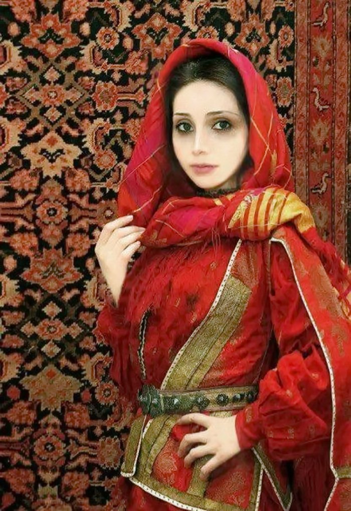 Иранцы в национальных костюмах