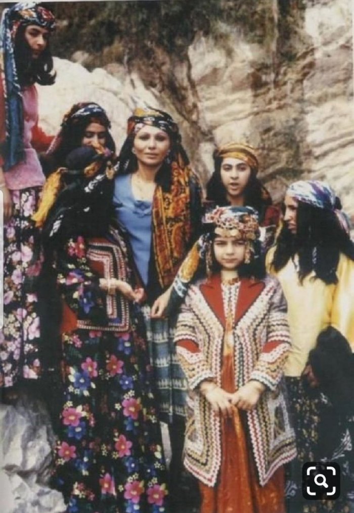 Персиянки в национальных одеждах