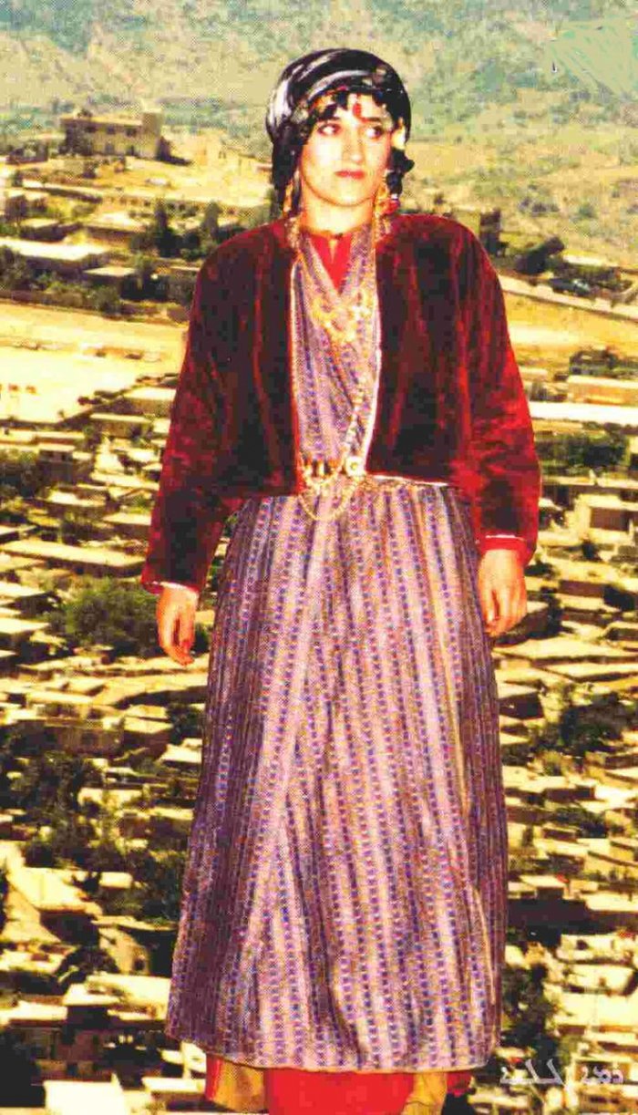 Костюм иранской женщины простого