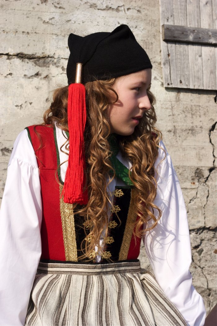 Исландия Национальная одежда фьйоудбунингюринн