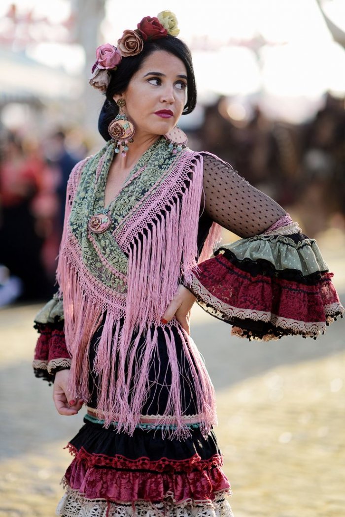 Испанский костюмы с кистями