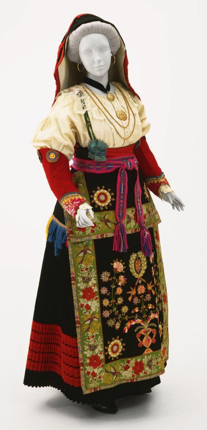 Итальянский национальный костюм женский