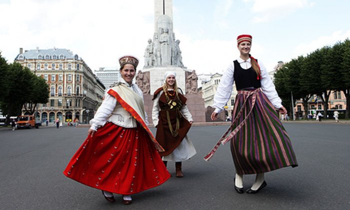 Латышский костюм