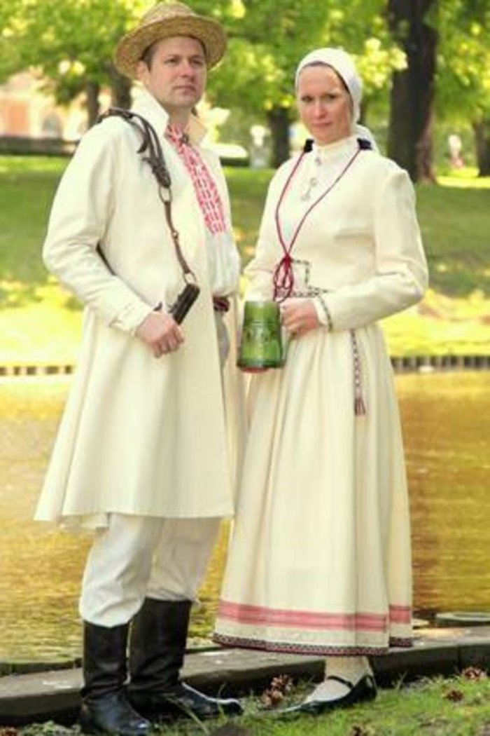 Прибалтика национальный костюм