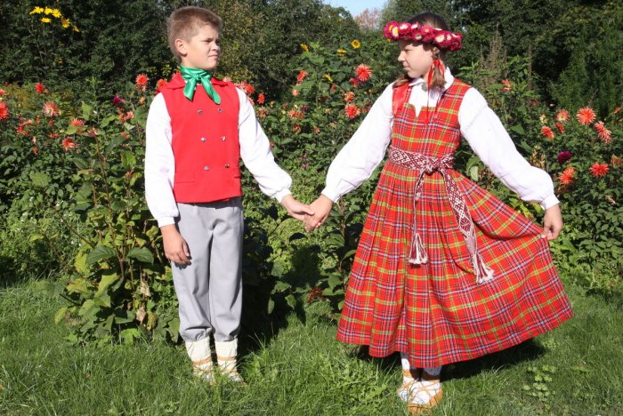 Латвийская Национальная одежда