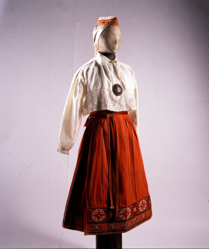 Латыши современные без национальной одежды