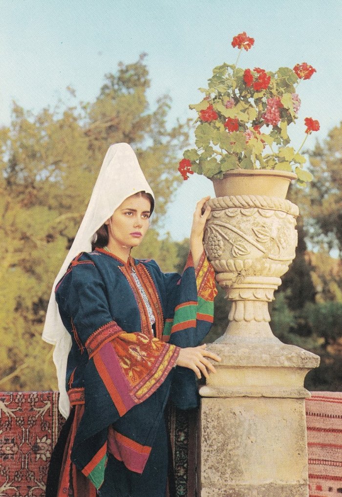 Национальная одежда Ливии женская