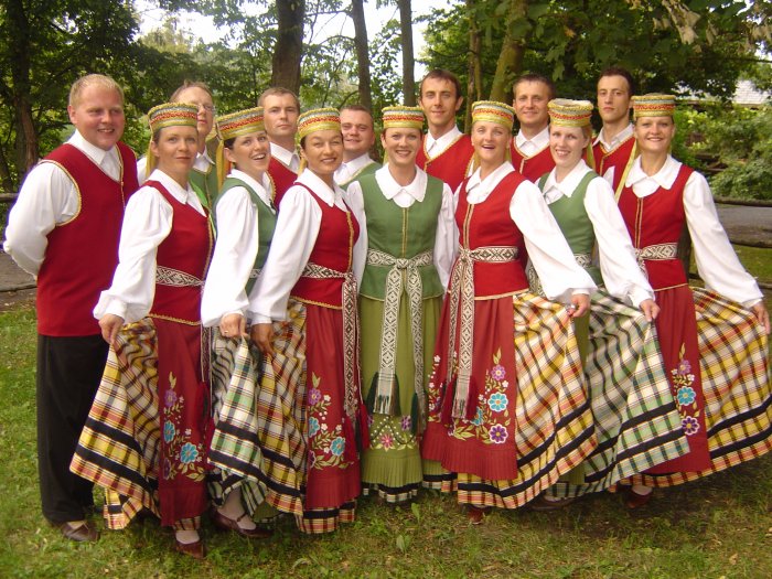 Латвийская Национальная одежда