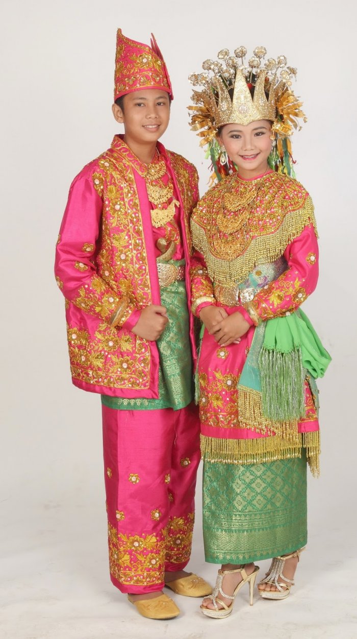 Национальная одежда Индонезии женская