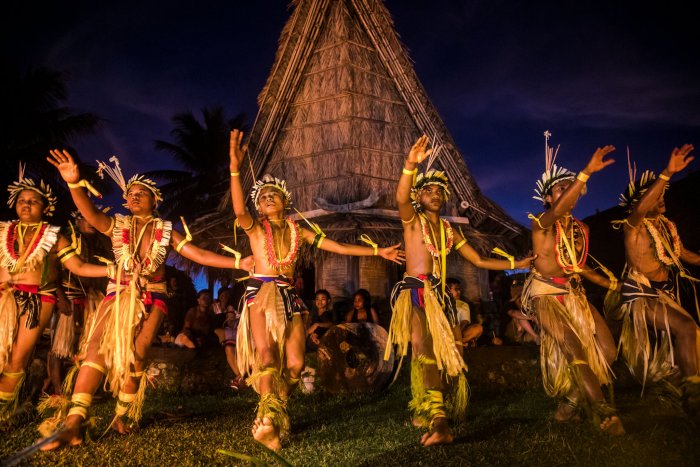 Позы народов Микронезии