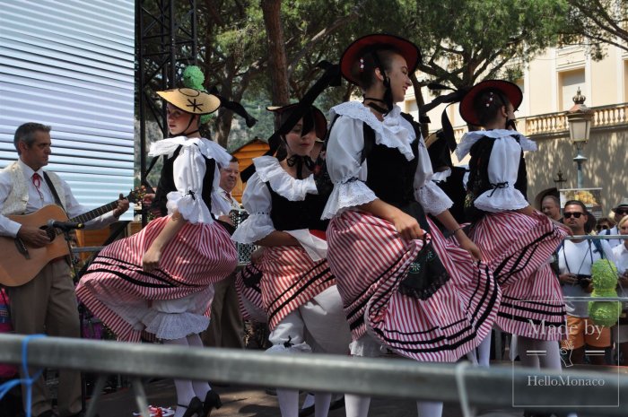 Национальная одежда монегаски