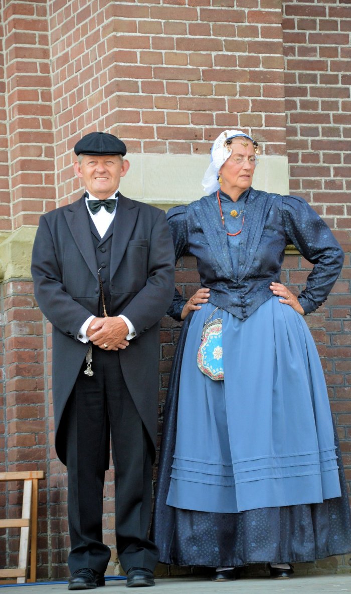 Норвежцы в национальных костюмах