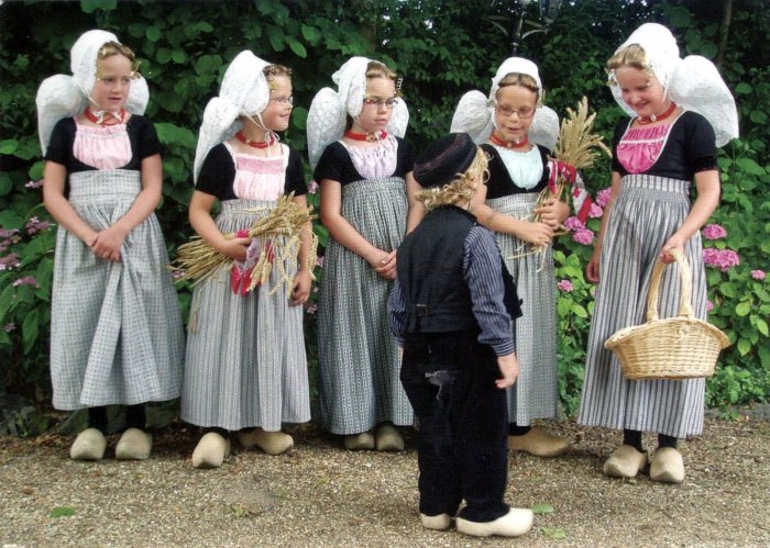 Национальная одежда Нидерландов рисунки