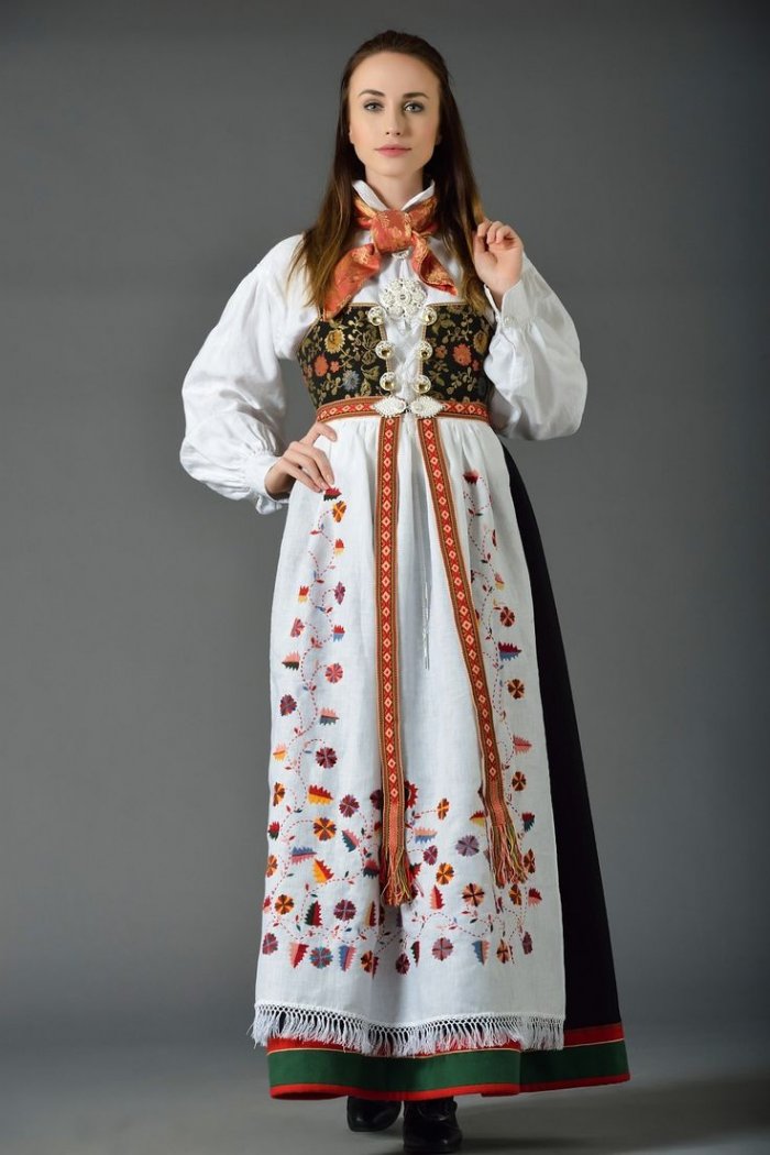 Бунад национальный костюм