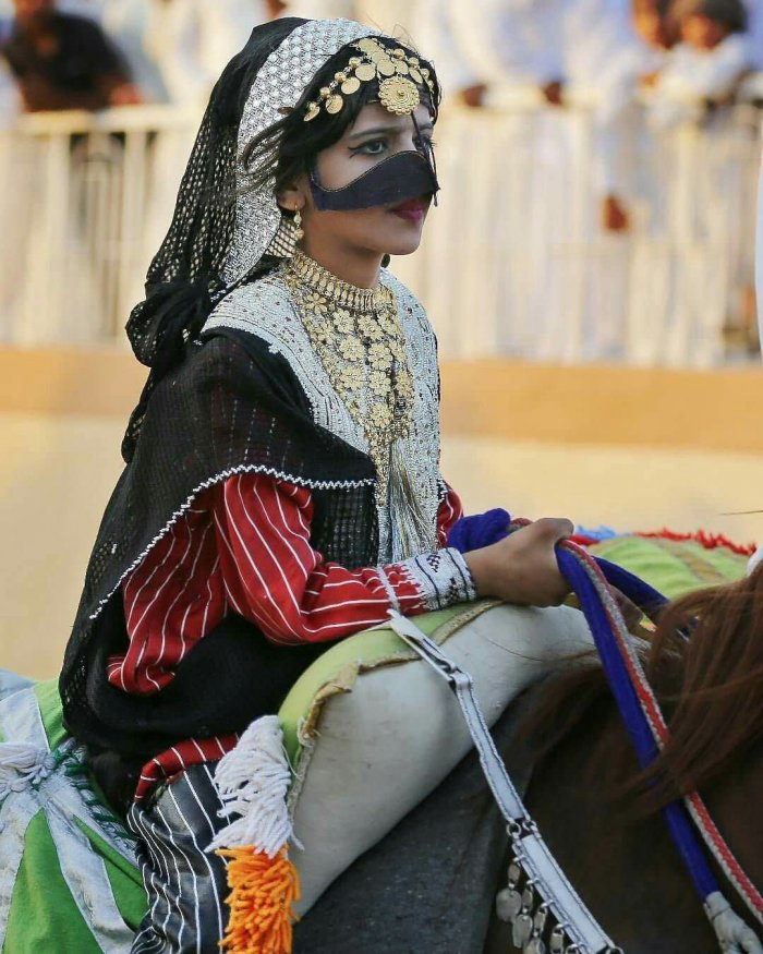 Оман женщины