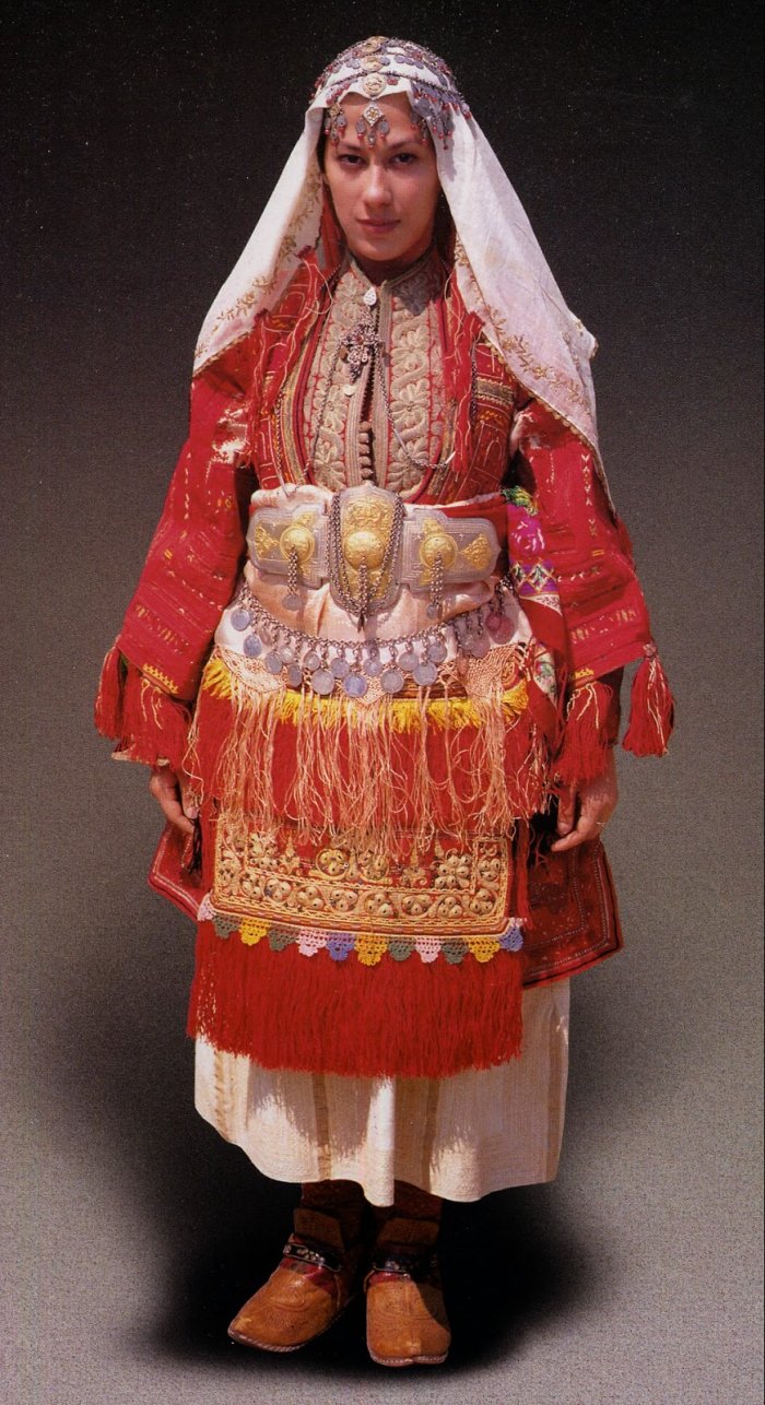 Македонский костюм