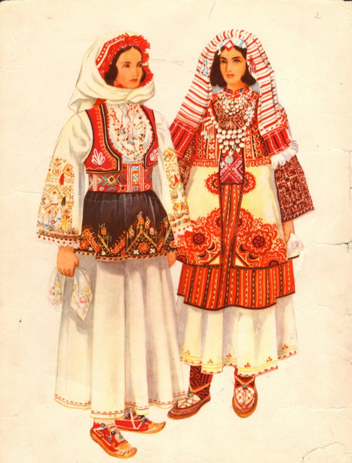 Сербы в национальных костюмах