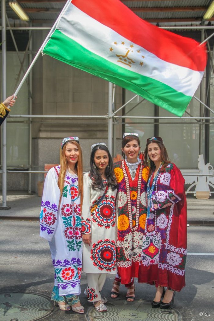 Национальная одежда Таджикистана