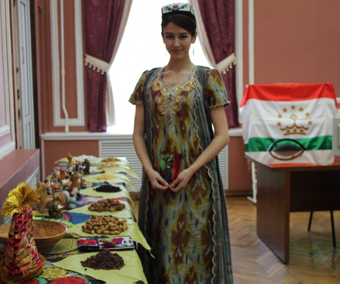 Таджикские национальные платья