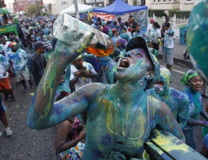 Карнавал в Тринидад и Тобаго девушки