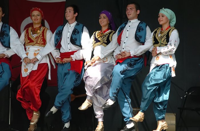 Турецкие девушки в турецких костюмах ВК