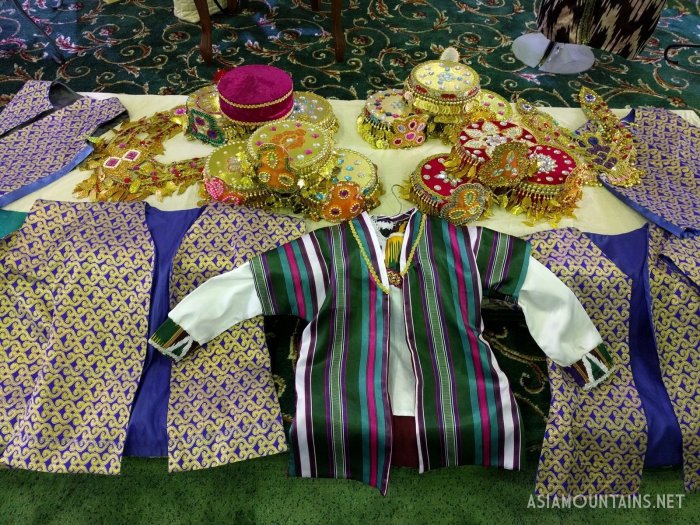 Узбекский национальный костюм для девочки