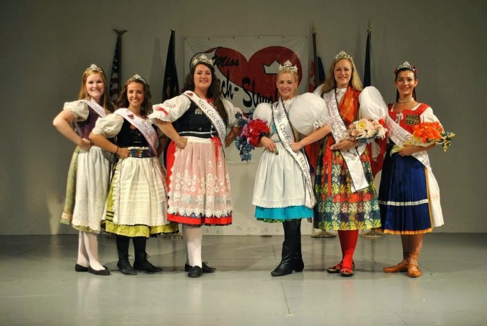 Чешский современный национальный костюм