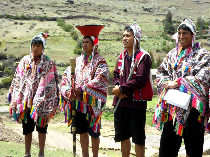 • Кечуа;перуанцы