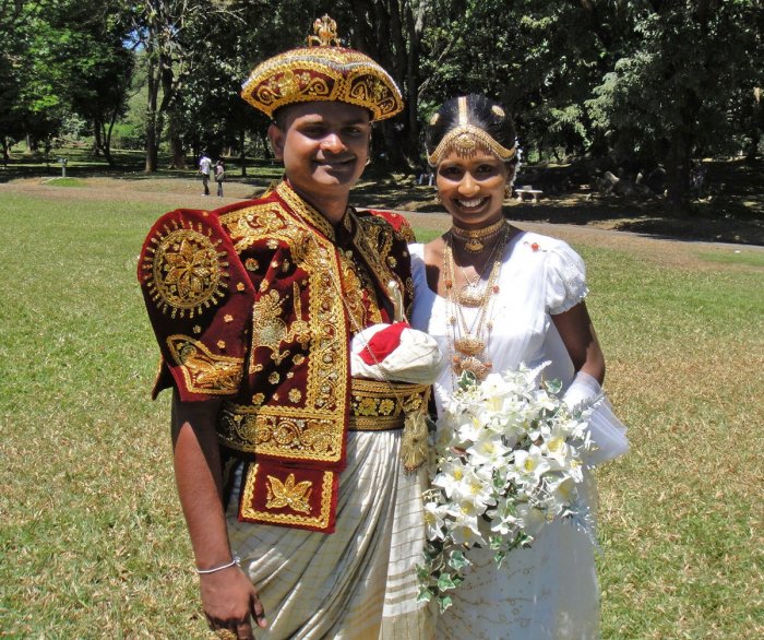 Шри Ланка национальный костюм