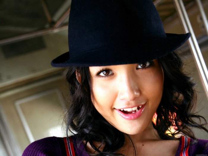 Reon Kadena фото