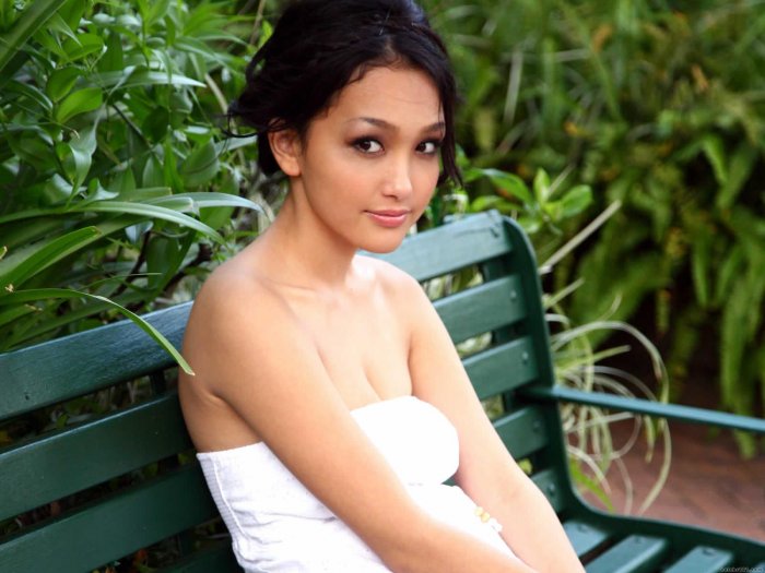 Красивые дети с черными глазами