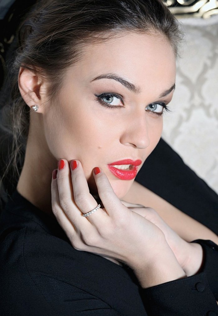 Aлёнa boдoнaeвa