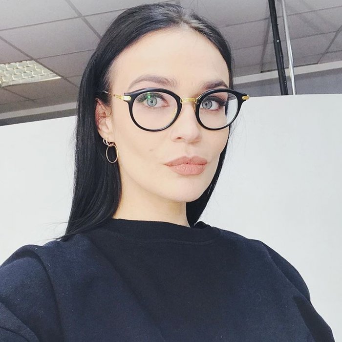 Водонаева с челкой