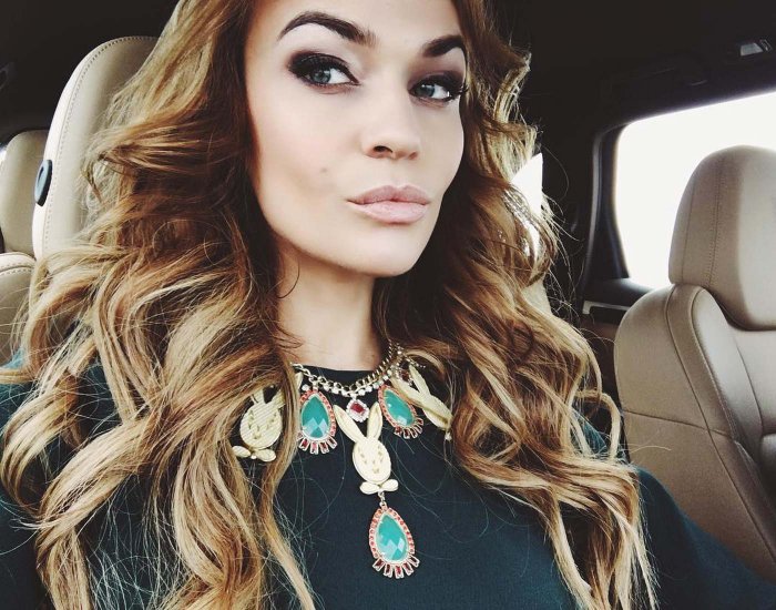 Алена Водонаева задумалась