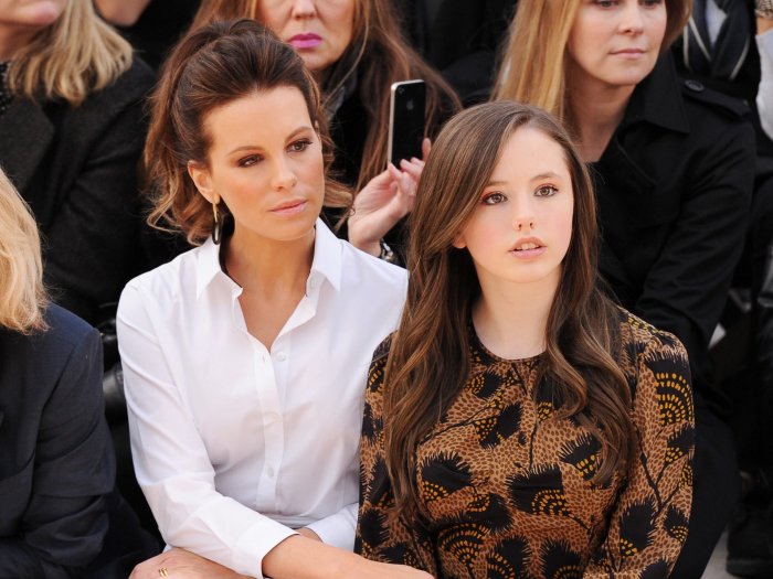 Лили МО шин и Кейт Бекинсейл