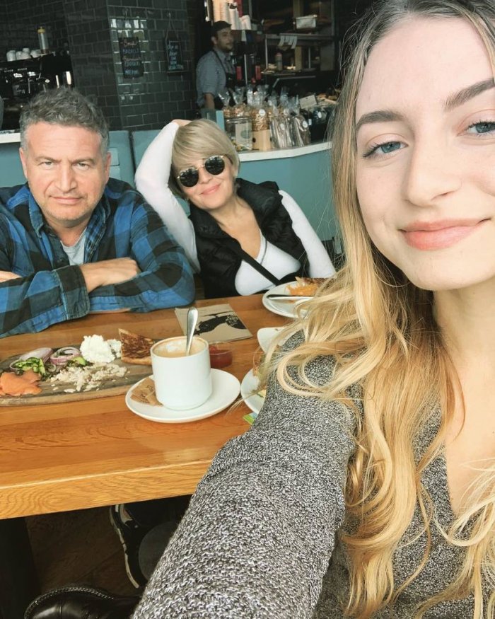 Анжелика Варум и Леонид Агутин с дочкой