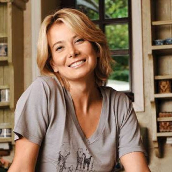 Юлия Высоцкая