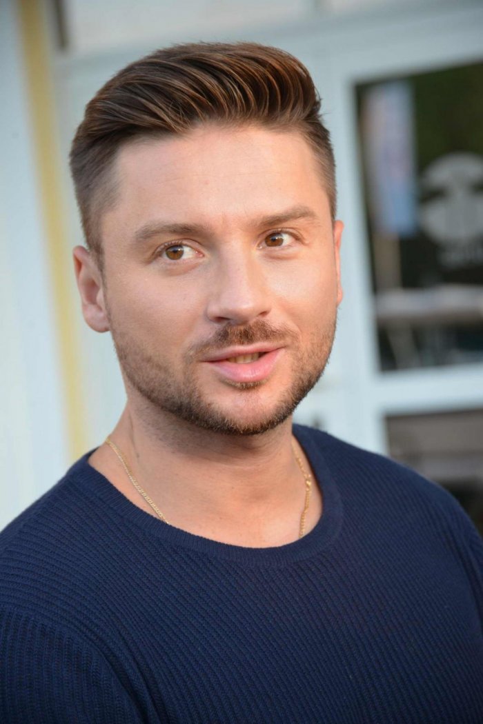 Сергей Лазарев прическа