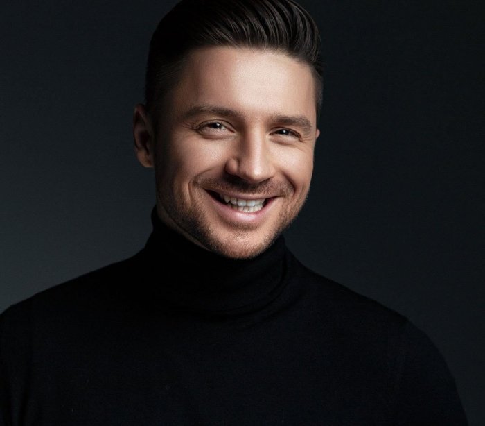 Сергей Лазарев улыбка