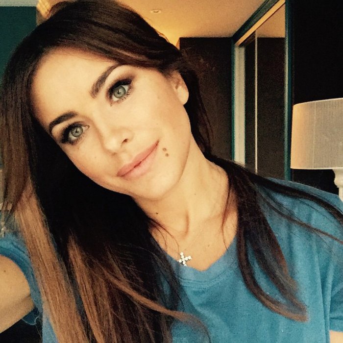 Ани Лорак селфи с мужчиной