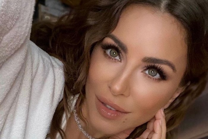 Ани Лорак без макияжа и фотошопа