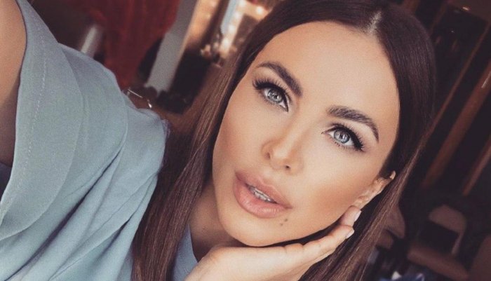 Ани Лорак с кудрями