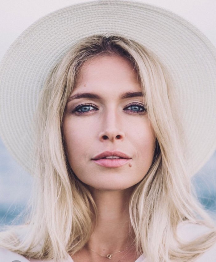 Вера Брежнева родинка