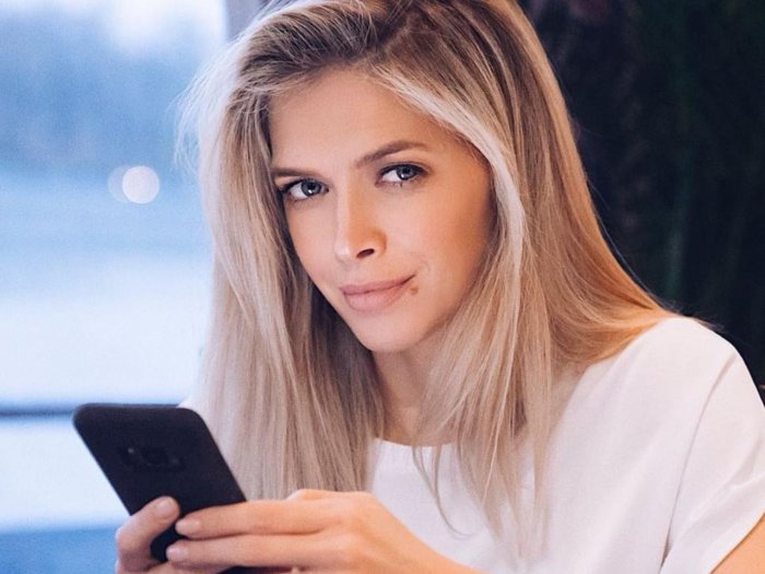 Вера Брежнева с отросшими корнями